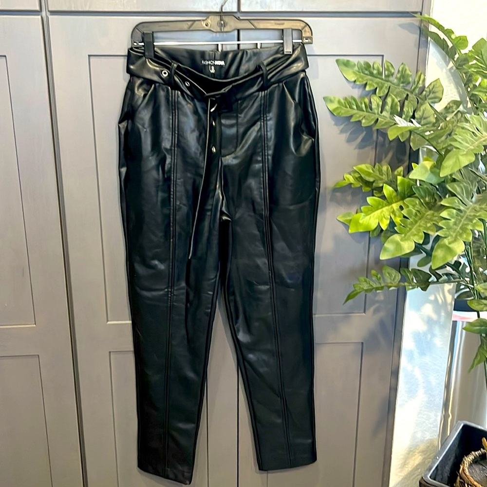Pleather pants 💕